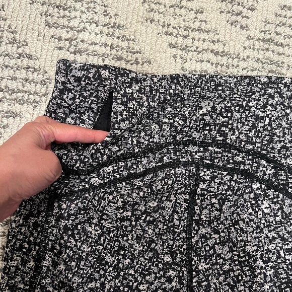 Lululemon Athletica cropped daisy dust leggings - Picture 7 of 12